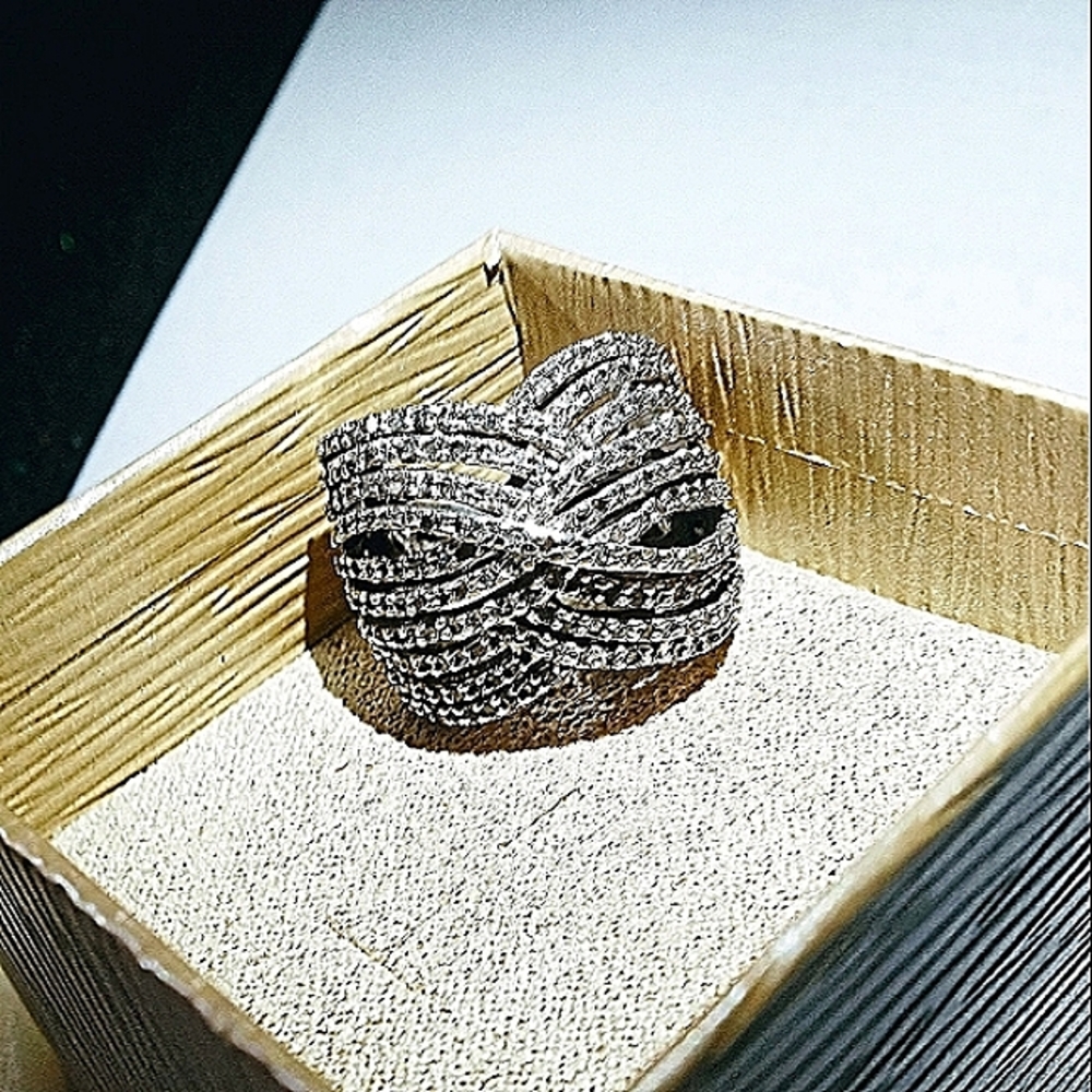 Diamond Criss Cross Ring - Picture 5 of 10